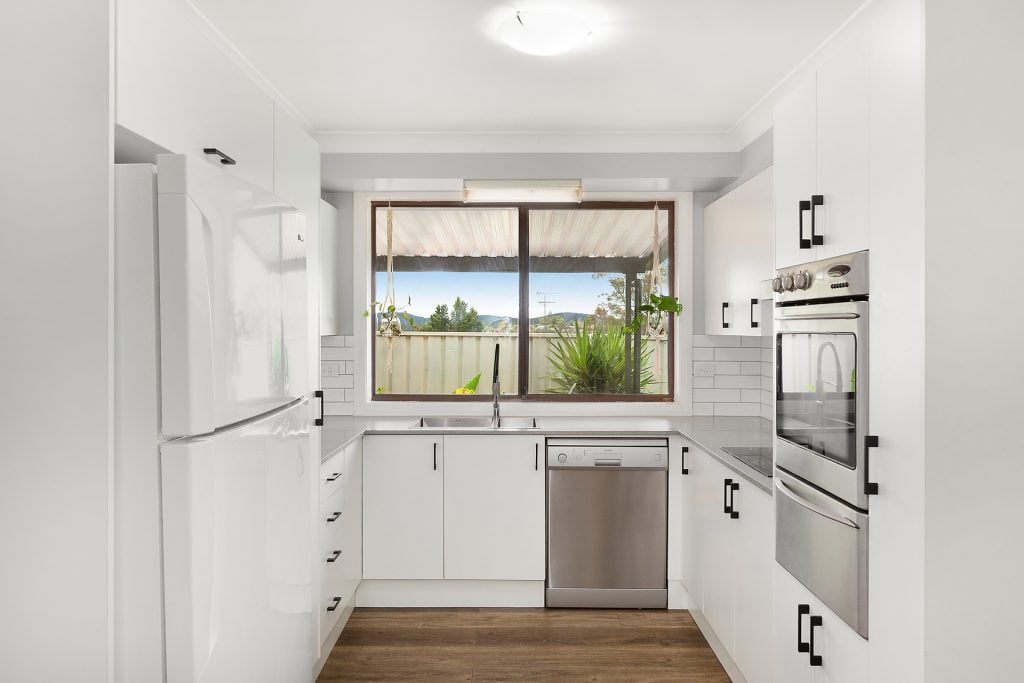 50 Muru Avenue, Winmalee NSW 2777 — photo 2