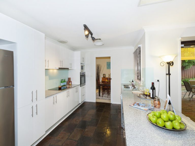 57 Bunnal Avenue, Winmalee NSW 2777 — photo 2