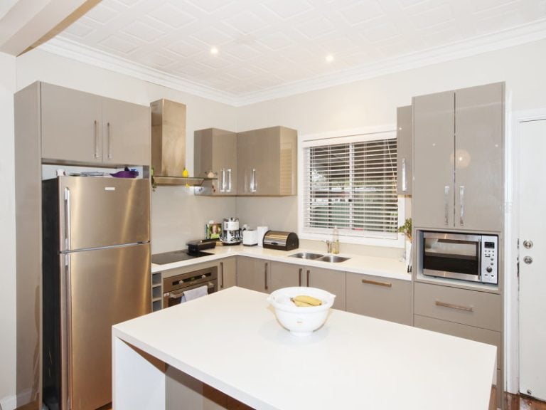 23 Lucinda Avenue, Springwood NSW 2777 — photo 4