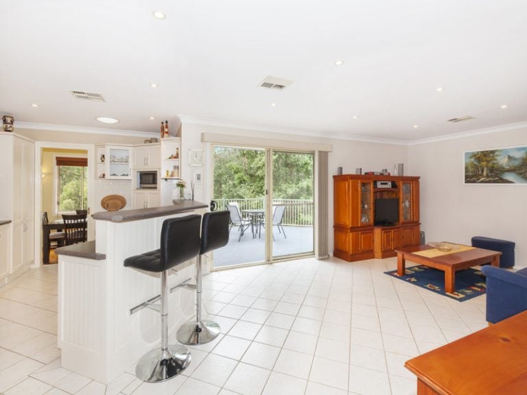 2 Piperita Place, Winmalee NSW 2777 — photo 2