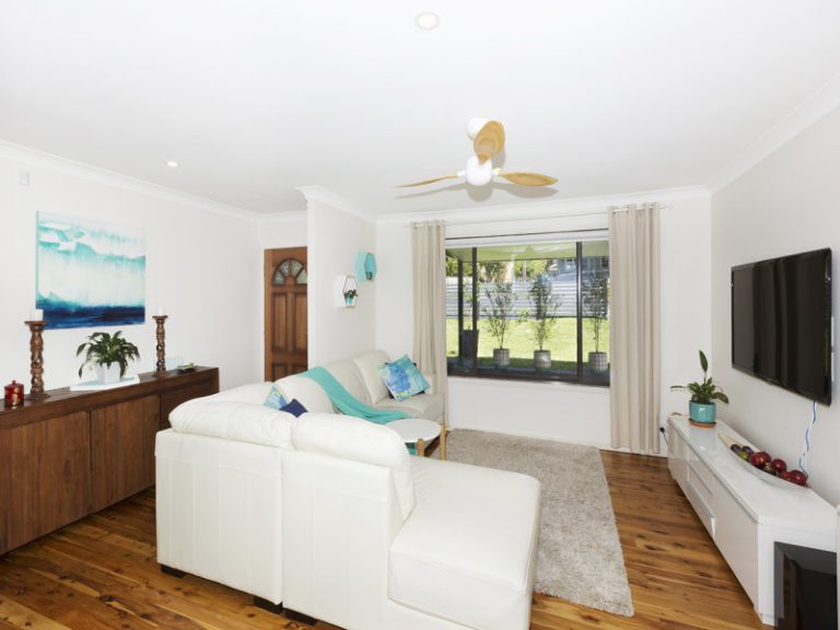 44 Russell Avenue, Valley Heights NSW 2777 — photo 2