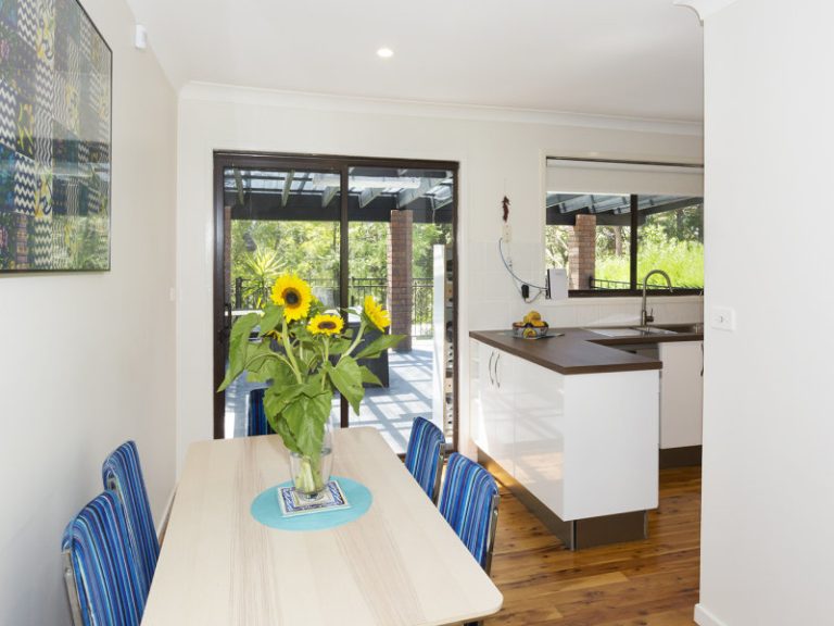44 Russell Avenue, Valley Heights NSW 2777 — photo 4