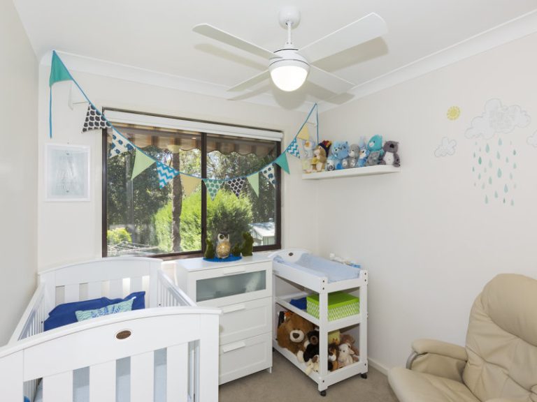 44 Russell Avenue, Valley Heights NSW 2777 — photo 8