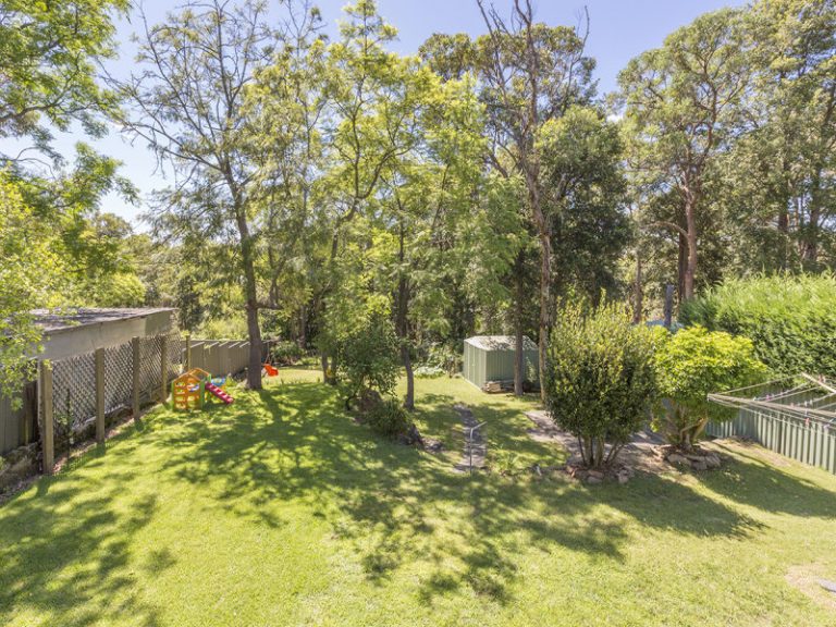 44 Russell Avenue, Valley Heights NSW 2777 — photo 10
