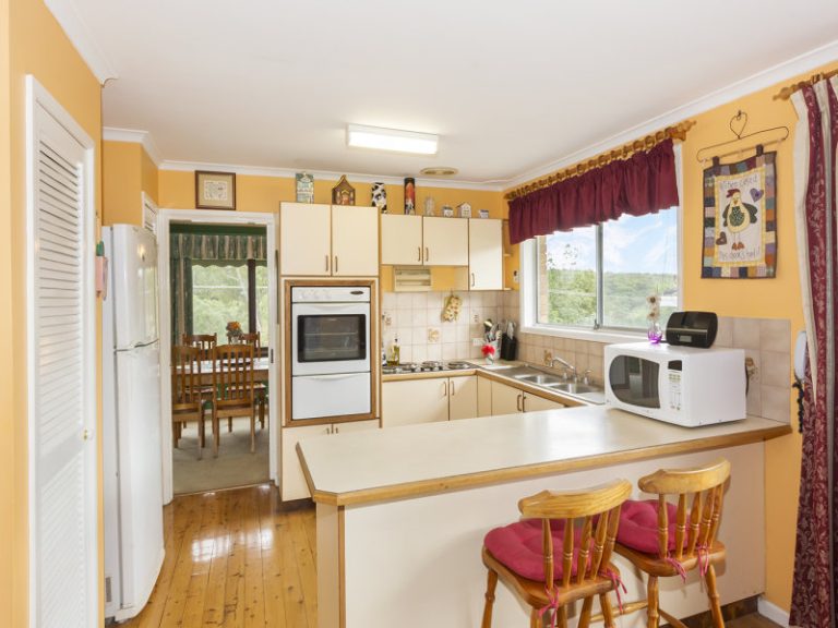 51 Bunnal Avenue, Winmalee NSW 2777 — photo 3