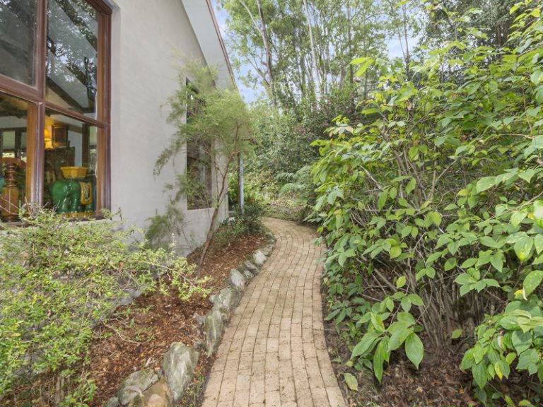 46 Davies Avenue, Springwood NSW 2777 — photo 13