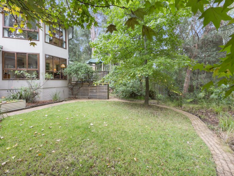 46 Davies Avenue, Springwood NSW 2777 — photo 14