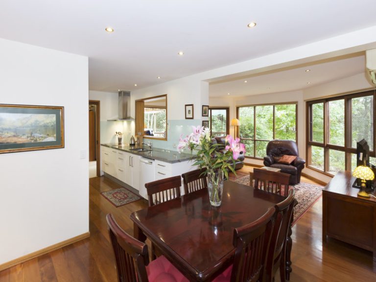 46 Davies Avenue, Springwood NSW 2777 — photo 3
