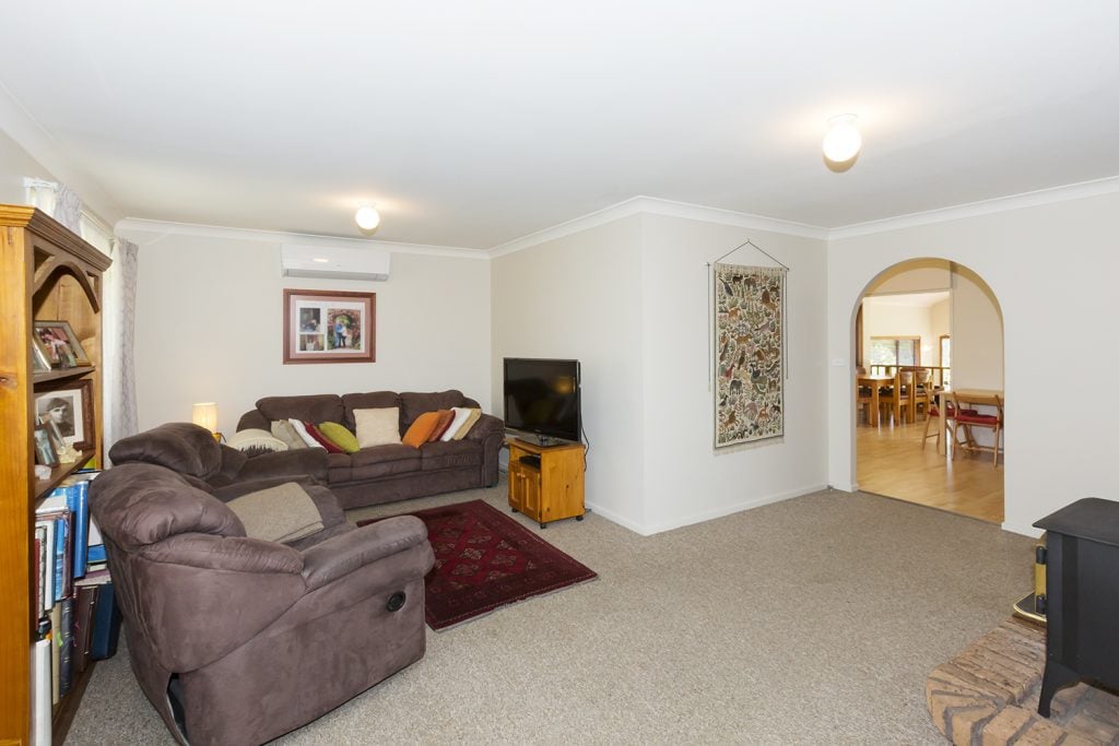 4 Bundah Street, Winmalee NSW 2777 — photo 2