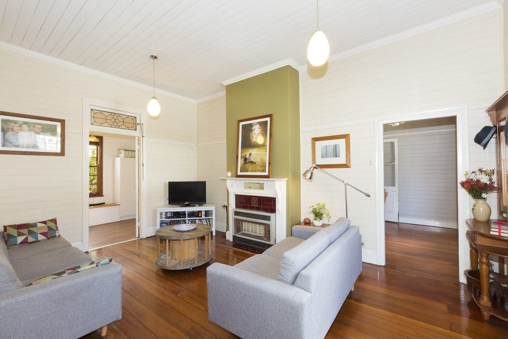 9 The Valley Road, Valley Heights NSW 2777 — photo 2