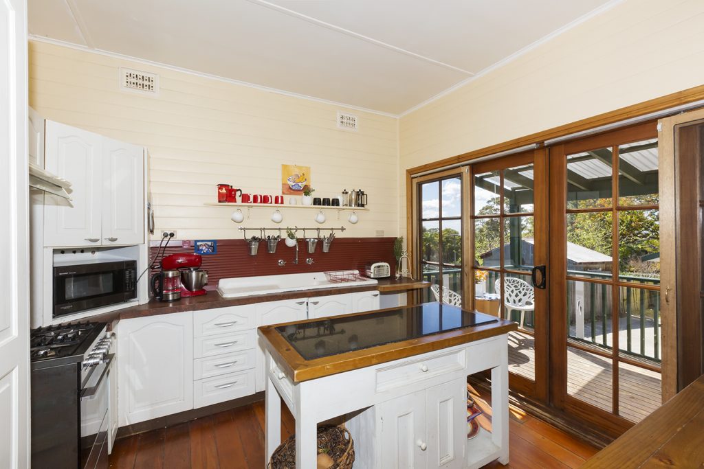 9 The Valley Road, Valley Heights NSW 2777 — photo 3