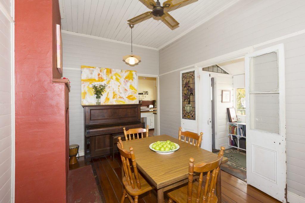 9 The Valley Road, Valley Heights NSW 2777 — photo 4