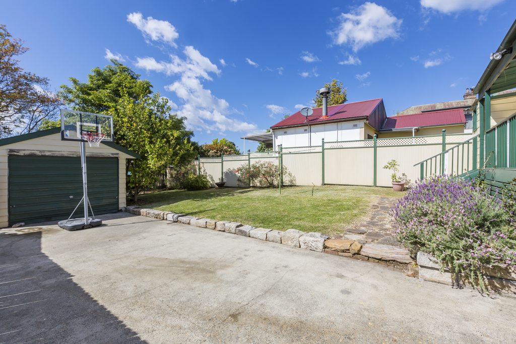 9 The Valley Road, Valley Heights NSW 2777 — photo 10