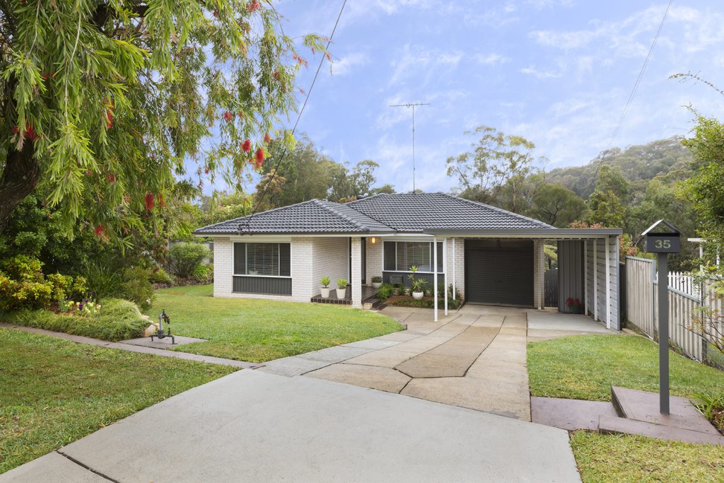 35 Birdwood Avenue, Winmalee NSW 2777