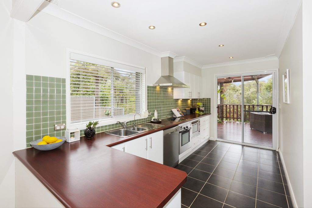 35 Birdwood Avenue, Winmalee NSW 2777 — photo 4