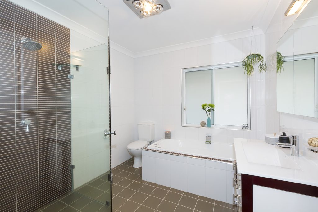 35 Birdwood Avenue, Winmalee NSW 2777 — photo 7
