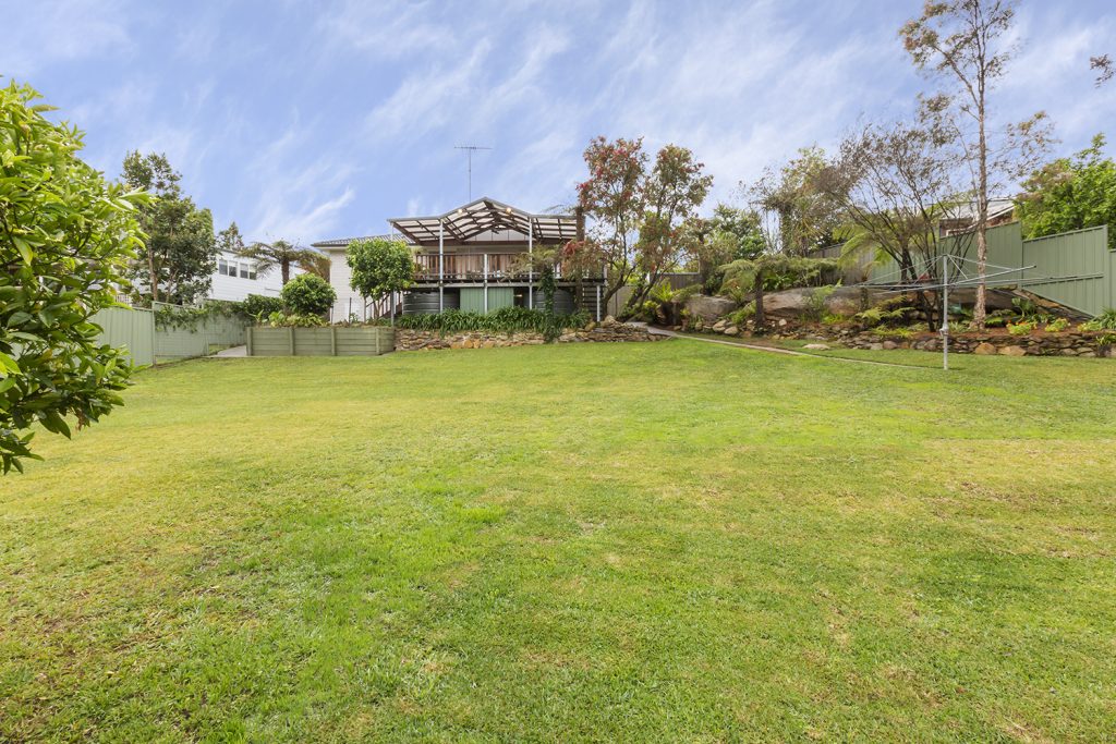 35 Birdwood Avenue, Winmalee NSW 2777 — photo 10