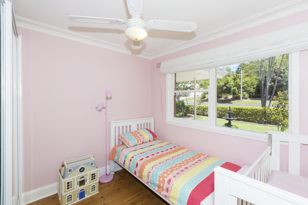 48 Russell Avenue, Valley Heights NSW 2777 — photo 6