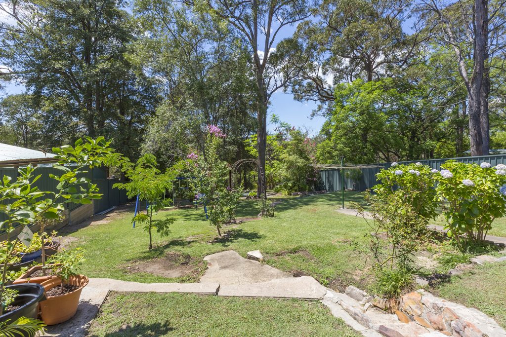 48 Russell Avenue, Valley Heights NSW 2777 — photo 9
