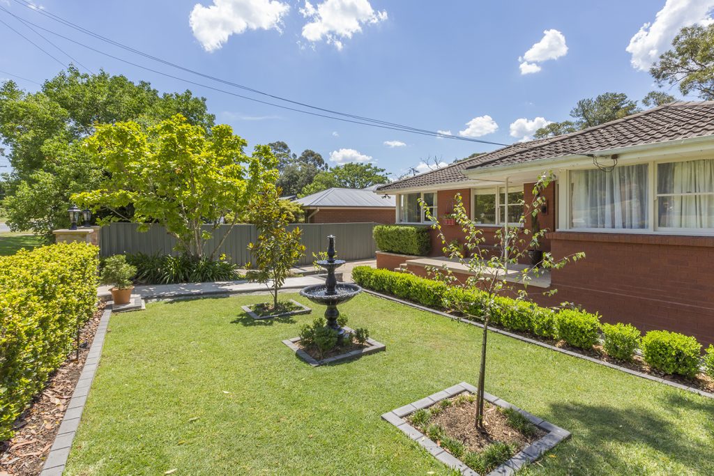48 Russell Avenue, Valley Heights NSW 2777 — photo 10