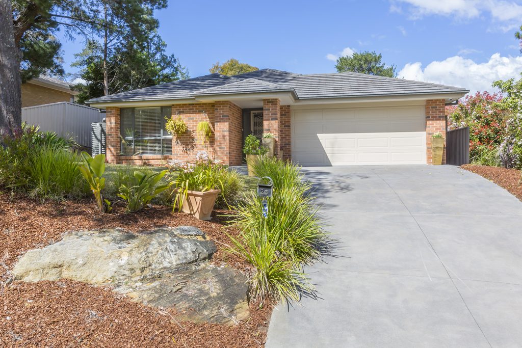26 Railway Avenue, Faulconbridge NSW 2776