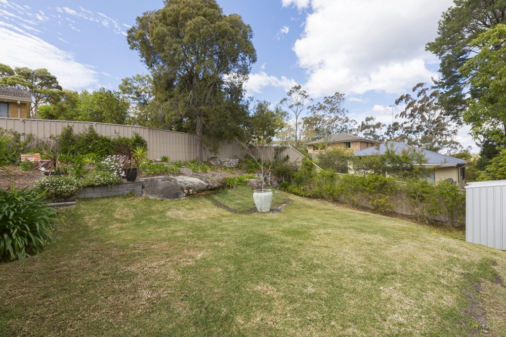 26 Railway Avenue, Faulconbridge NSW 2776 — photo 12