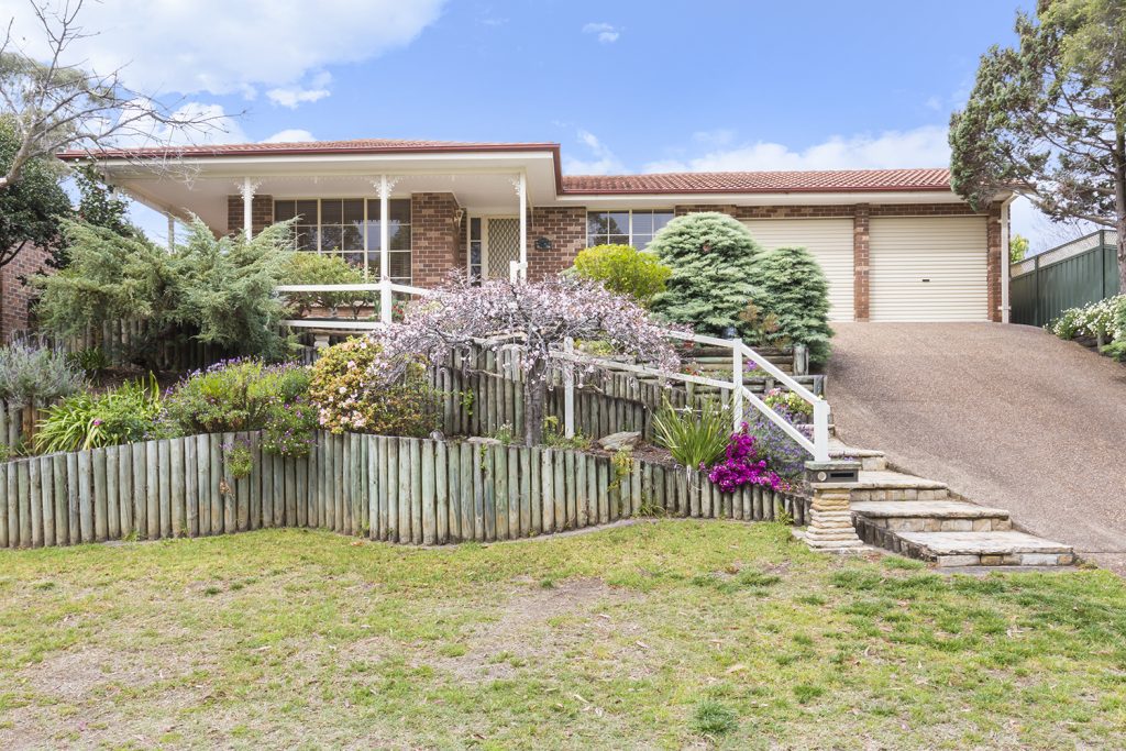 23 Uncle Wattleberry Crescent, Faulconbridge NSW 2776