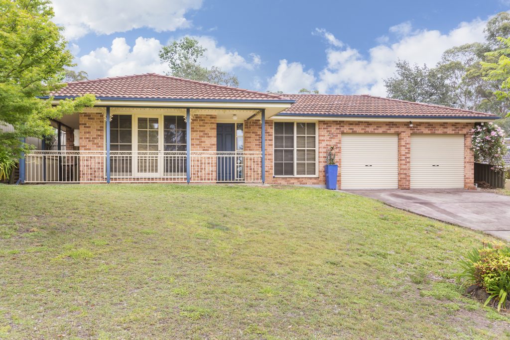 20 Chisholm Crescent, Blaxland NSW 2774
