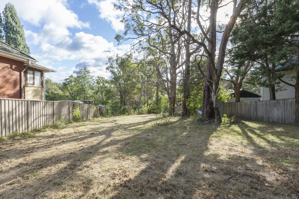 44 Plateau Road, Springwood NSW 2777 — photo 3