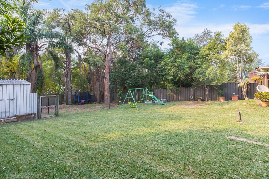 139 Russell Avenue, Valley Heights NSW 2777 — photo 11