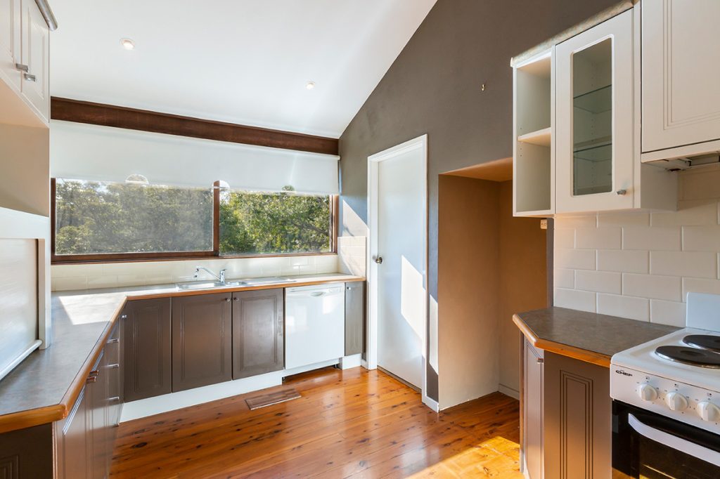 92 Muru Avenue, Winmalee NSW 2777 — photo 3