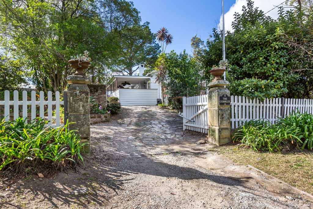 12 Sir Henrys Parade, Faulconbridge NSW 2776