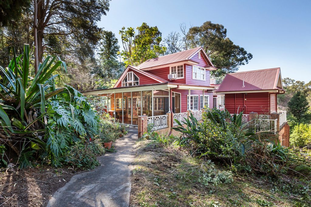 4 Valley Road, Springwood NSW 2777