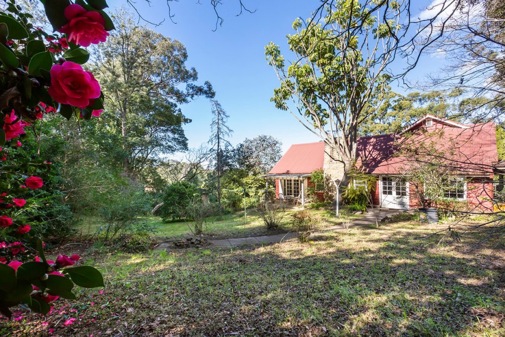 4 Valley Road, Springwood NSW 2777 — photo 12