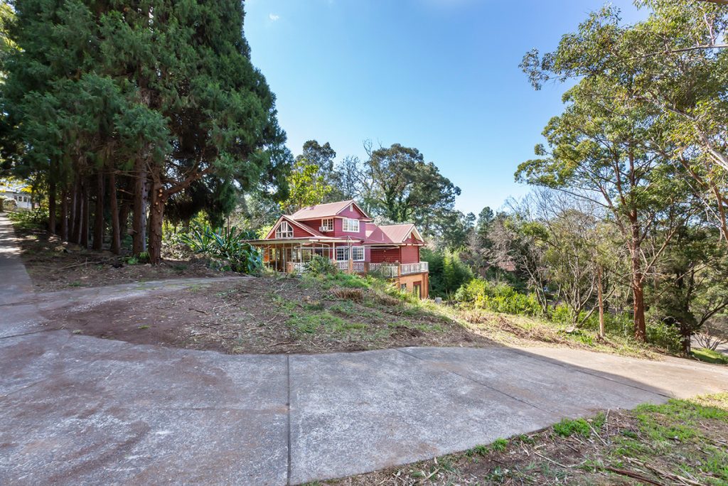 4 Valley Road, Springwood NSW 2777 — photo 15