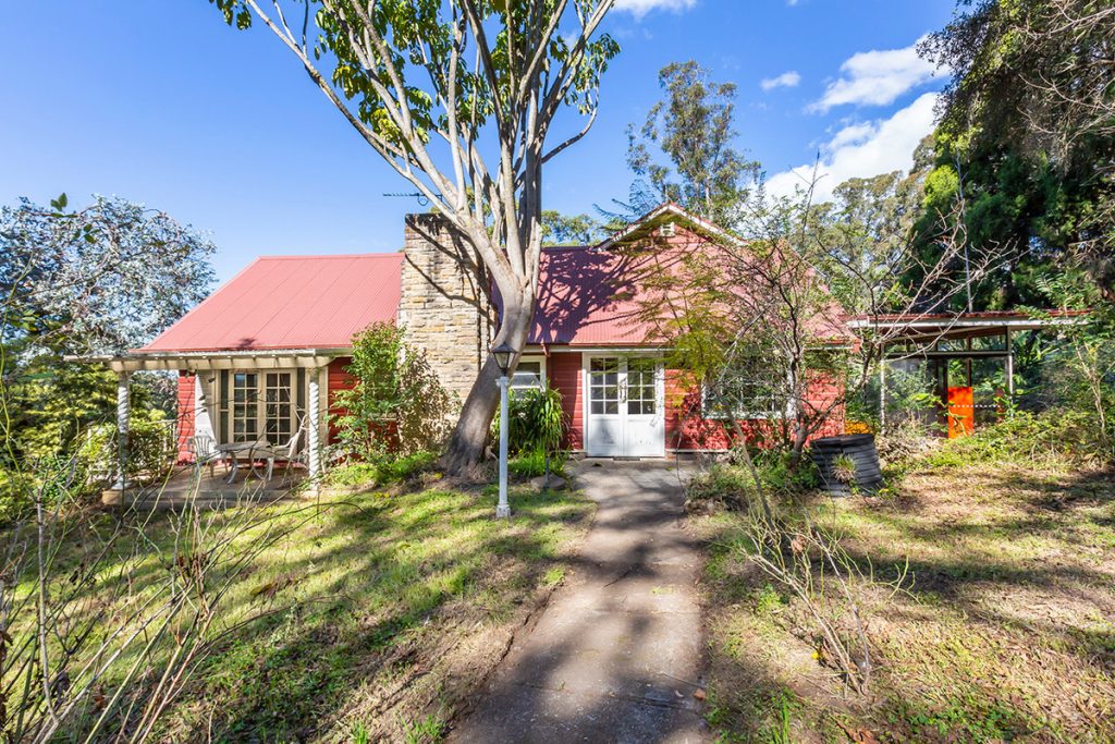 4 Valley Road, Springwood NSW 2777 — photo 16
