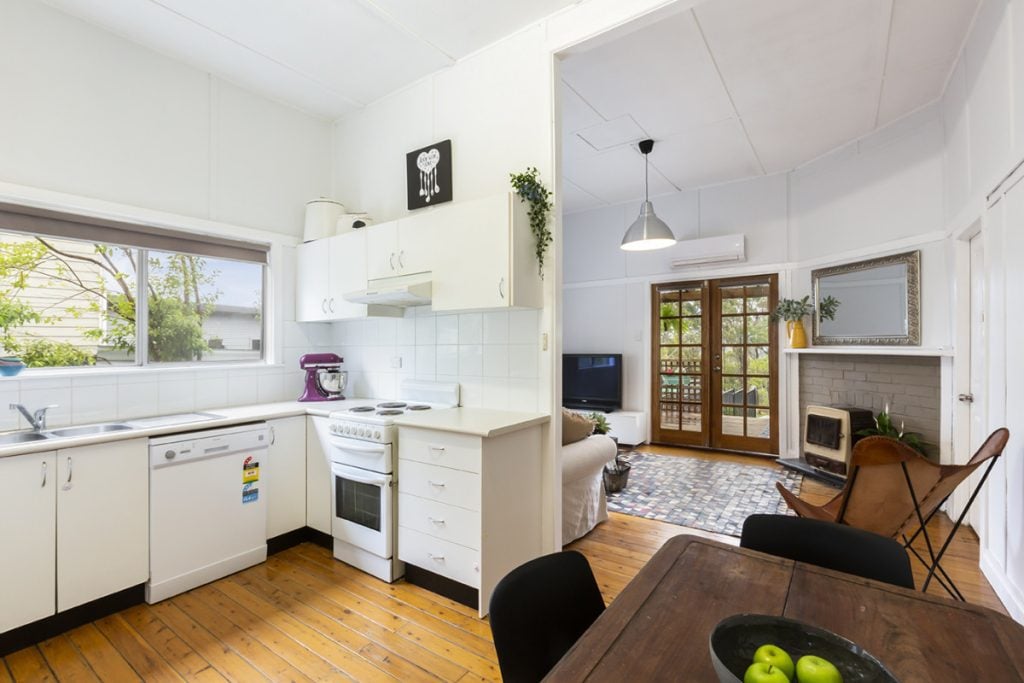 32 Plateau Road, Springwood NSW 2777 — photo 4