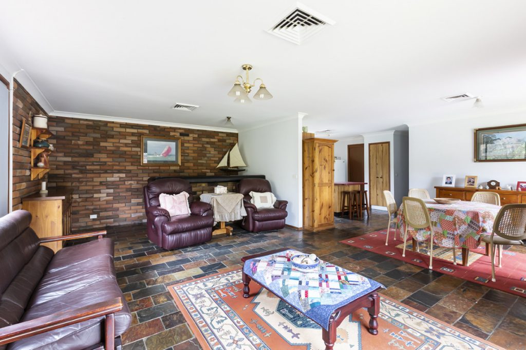 55 Paterson Road, Springwood NSW 2777 — photo 3