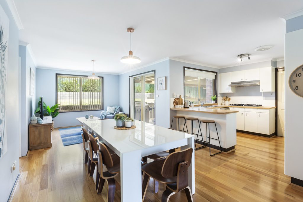 5 Uncle Wattleberry Crescent, Faulconbridge NSW 2776 — photo 2