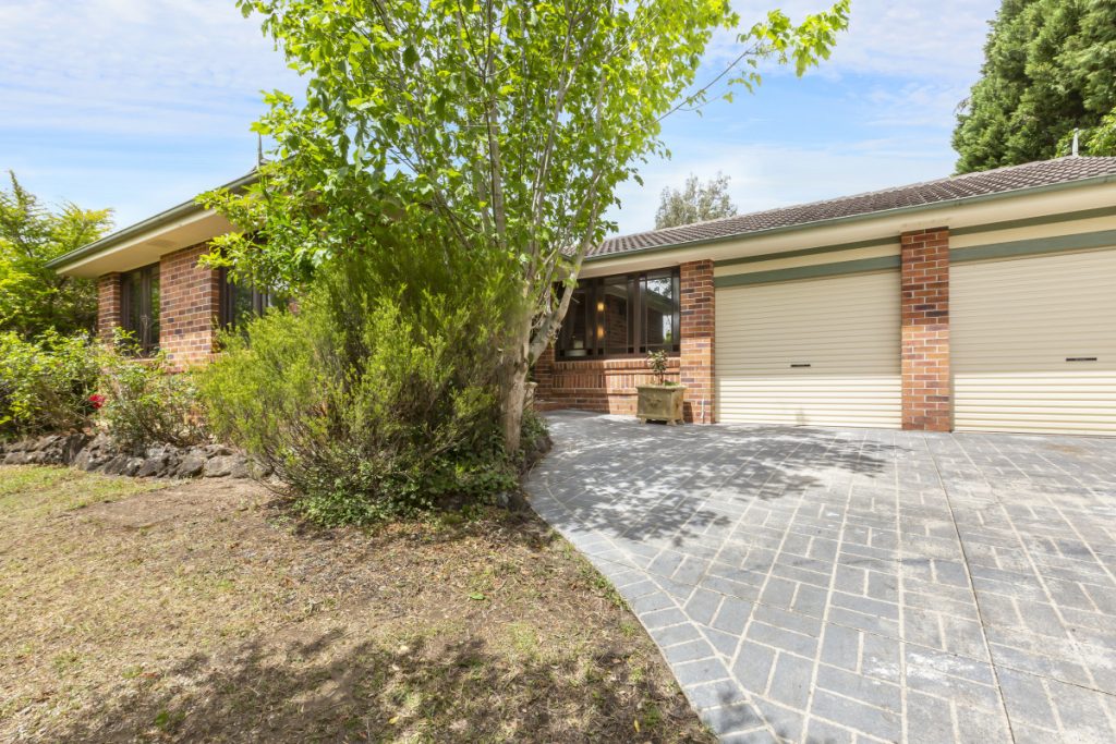5 Uncle Wattleberry Crescent, Faulconbridge NSW 2776