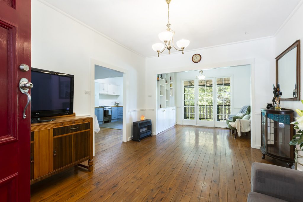 10 Cleveland Street, Lawson NSW 2783 — photo 2