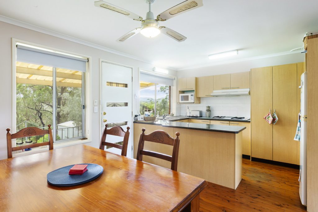 36 Robyn Road, Winmalee NSW 2777 — photo 3