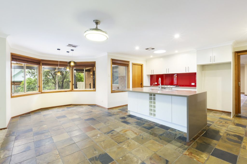32 Taronga Way, Faulconbridge NSW 2776 — photo 2