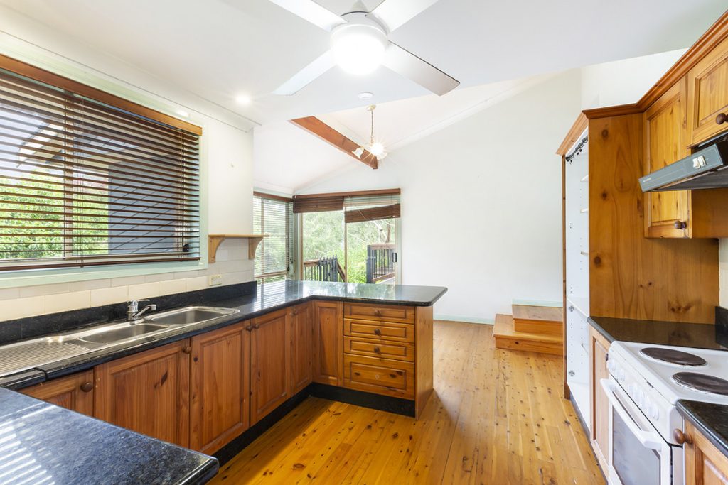 56 Bunnal Avenue, Winmalee NSW 2777 — photo 2
