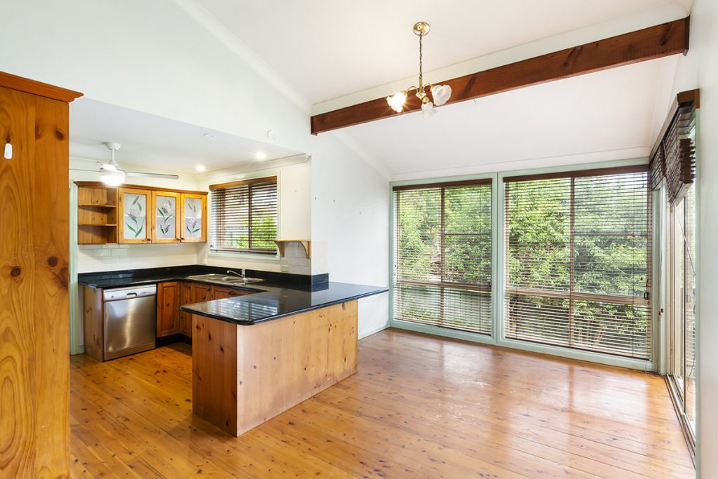 56 Bunnal Avenue, Winmalee NSW 2777 — photo 4