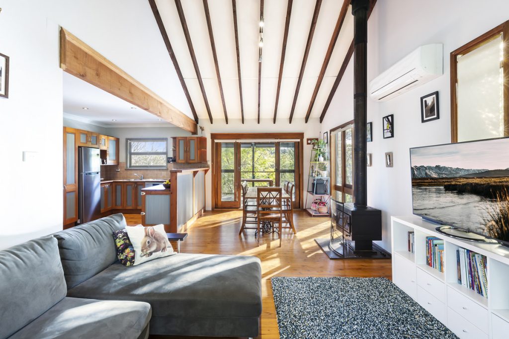 26 Meeks Crescent, Faulconbridge NSW 2776 — photo 2