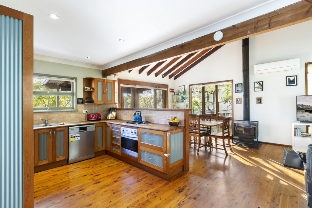 26 Meeks Crescent, Faulconbridge NSW 2776 — photo 3