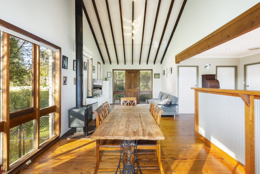 26 Meeks Crescent, Faulconbridge NSW 2776 — photo 5