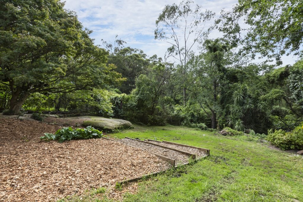 22 Davies Avenue, Springwood NSW 2777 — photo 11
