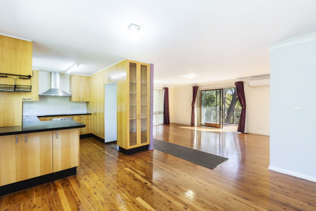 806 Hawkesbury Road, Hawkesbury Heights NSW 2777 — photo 2